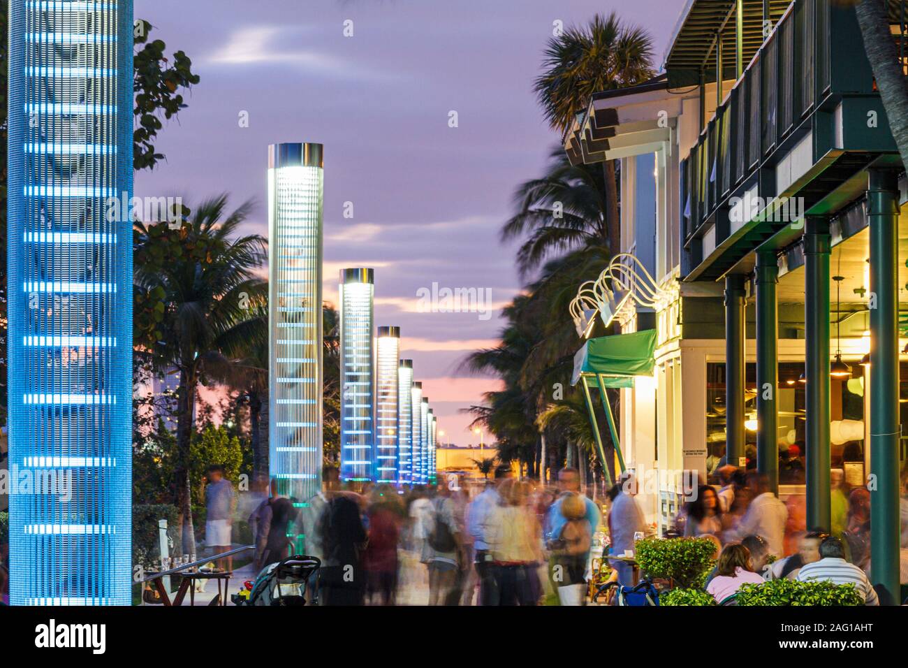 Miami Beach, Florida, South Pointe Park, Point, Smith & Wollensky, Restaurants, Restaurants, Restaurants, Restaurants, Cafés, Außentische im Freien, Fresken Stockfoto