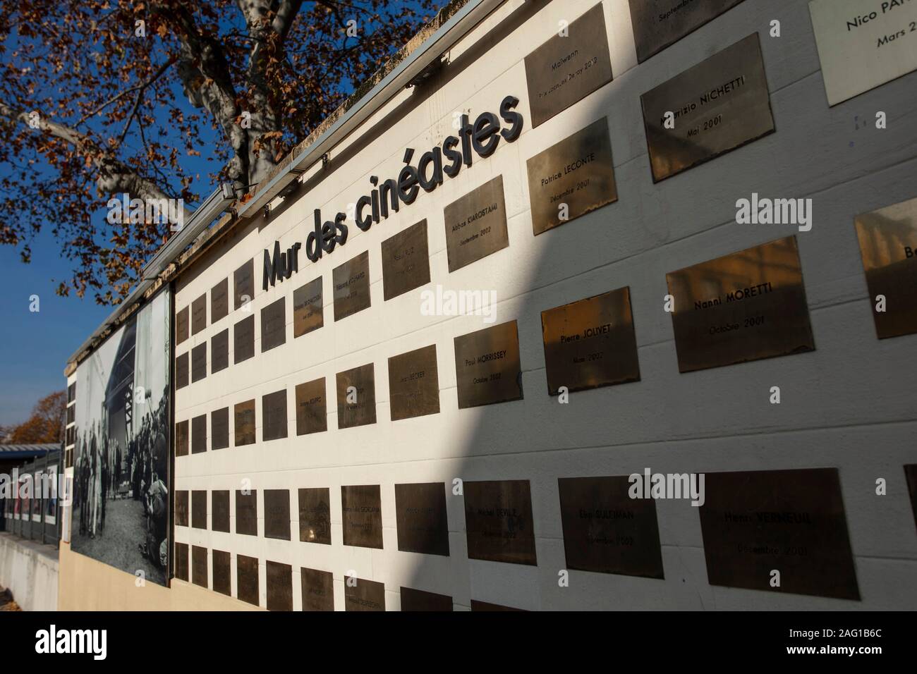 Lyon, Frankreich, Europa, 6. Dezember 2019, mit Blick auf das Institut Lumière Kino, Archiv und Museum Complex und die Mauer von cineasten Stockfoto