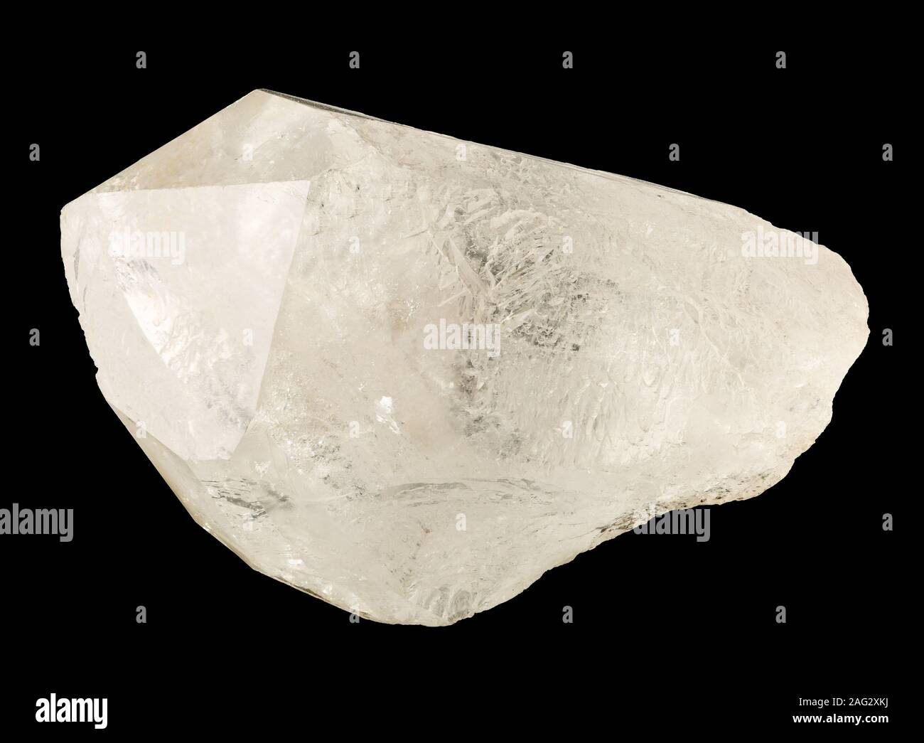 Bergkristall (SiO2) Quarz aus China schließen bis auf schwarzem Hintergrund Stockfoto