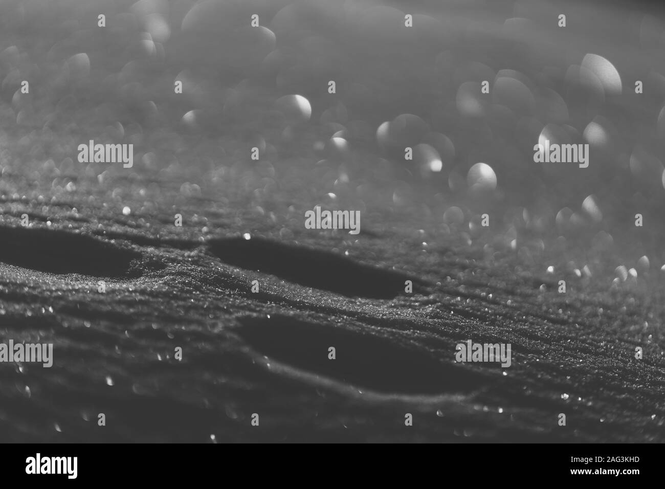 Reflektierende Schwarze Wüste, starry Desert, unbekannte Footprints Stockfoto