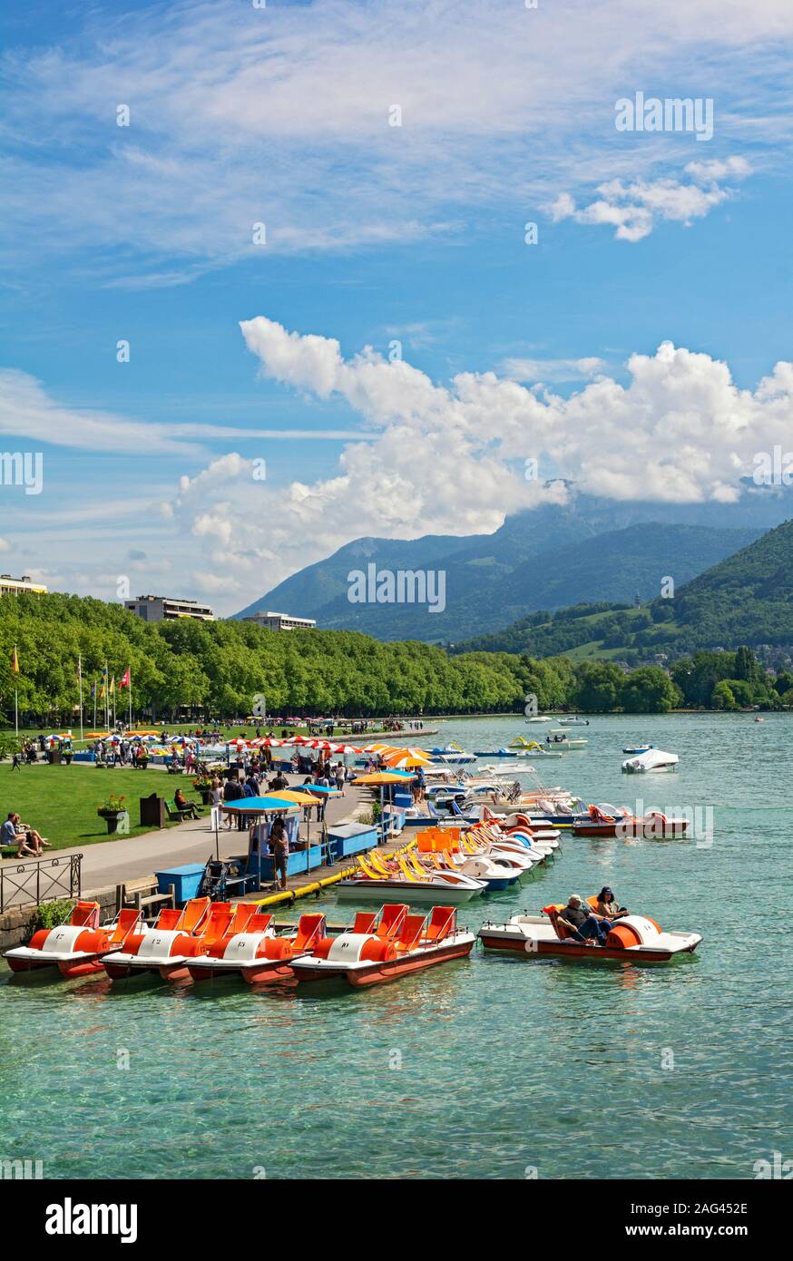 Frankreich, Haute-Savoie, Annecy, Champ de Mars, Lac d'Annecy, Vermietung peddle Boote Stockfoto