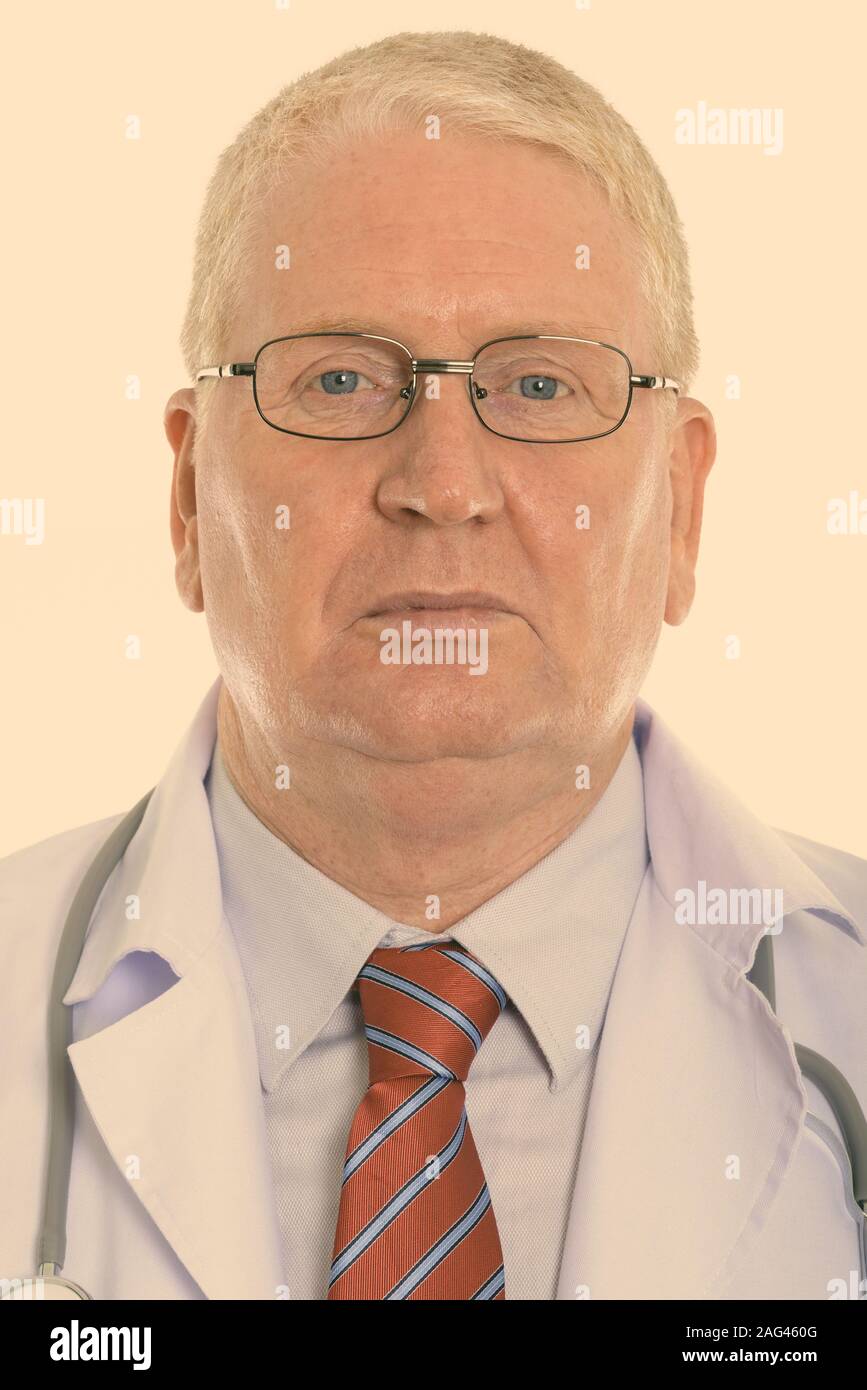 Angesichts der reife Mann Arzt Brillen tragen Stockfoto