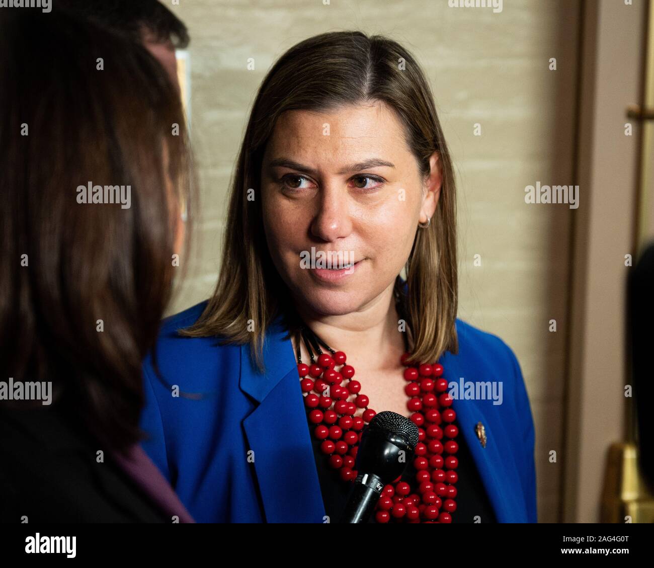 Dezember 17, 2019, Washington, DC, USA: US-Vertreter Elissa Slotkin (D-MI) in einer demokratischen Caucus media Verfügbarkeit. (Foto von Michael Brochstein/Sipa USA) Stockfoto