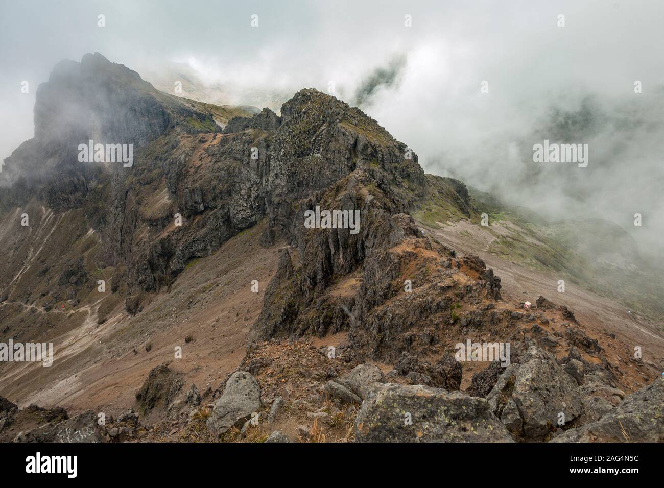 Landschaft rund um den Gipfel des Vulkans Rucu Pichincha in Quito, Ecuador. Stockfoto