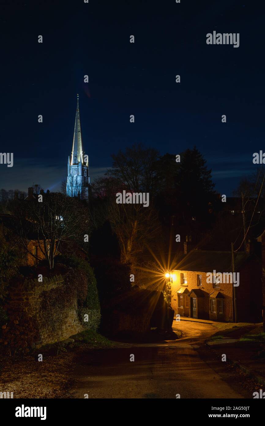 Kleine Brücke Straße bei Nacht. Bloxham, Oxfordshire, England Stockfoto
