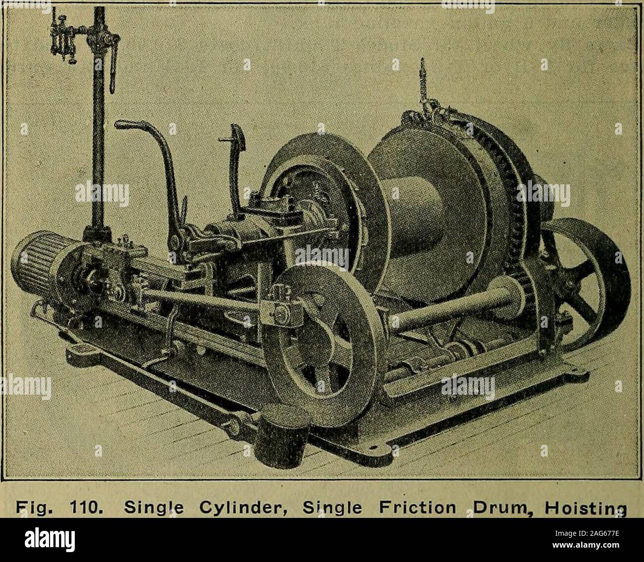 . Handbuch von Baugeräten, seine Kosten und Effizienz. hand Trucks forthese Motoren, mit 7 in. Bügeleisen Räder kosten: 4 bis 6 H.P., $ 12,00; 8 bis 12 H.P., $ 16,00. Horizontale Benzin angetriebene Motoren (siehe Bild. 109), nach theopen Wassermantel Kühlsystem, werden regelmäßig mit die folgenden Ausstattung: Standard Riemenscheibe, Öl und Fett, Tassen, Schraubenschlüssel, Zangen, Schalldämpfer, Batterien, Spule, ölkannen, etc. Die Kosten des Motors montiert ist, wie auf der folgenden Seite dargestellt. 296 HANDBUCH VON BAUGERÄTEN TABELLE 117 Revolu - Größe der Standard bewertet- Riemenscheibe ungefähre Versand H. S. pro Min. Di Stockfoto