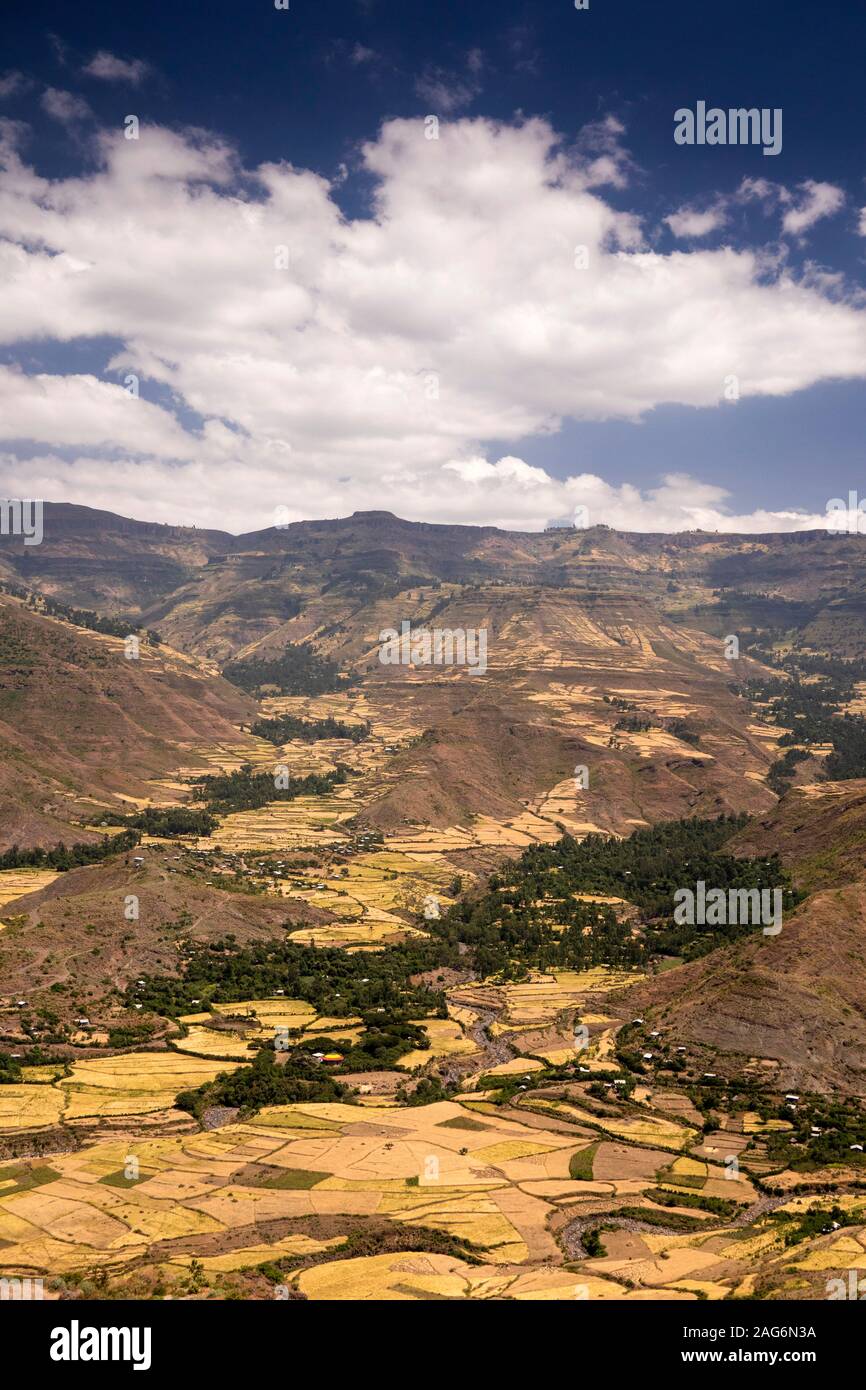 Äthiopien, Amhara, Lalibela, erhöhten Blick auf Felder und Berge nördlich-westlich von Ben Abeba Restaurant Stockfoto