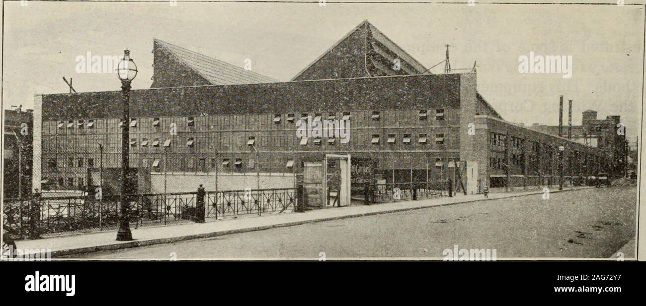 . Kanadische foundryman (1921). Sand Schaufeln die Herrschaft Gießerei Supply Co., Limited MONTREAL Alles für die Gießerei TORONTO WINNIPEG 44 kanadische FOUNDRYMAN Vol.XII. Außenansicht von Bridgeport Messing Companys neue Gießerei. Wir die Gießerei als Maschine betrachten, und legen Sie ihn entsprechend. Jedes bisschen zusätzliche Arbeitskräfte zu Fuß orhandling Material noch auf die Kosten der Gussteile. Jeder Dollar, der in Gebäude orequipment investiert über das hinaus, was ist necessarycosts sie Geld in für ungerufen Abschrei- ciation und das Interesse verloren. Auf der anderen Seite, Fadenscheinigen structureswhich nicht quadratisch Treffen Ihr re-quireme Stockfoto