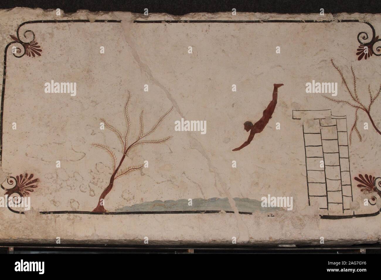 Capaccio Paestum, Italien - 25 April 2014: Detail der Deckplatte des Grab des Tuffatore Stockfoto