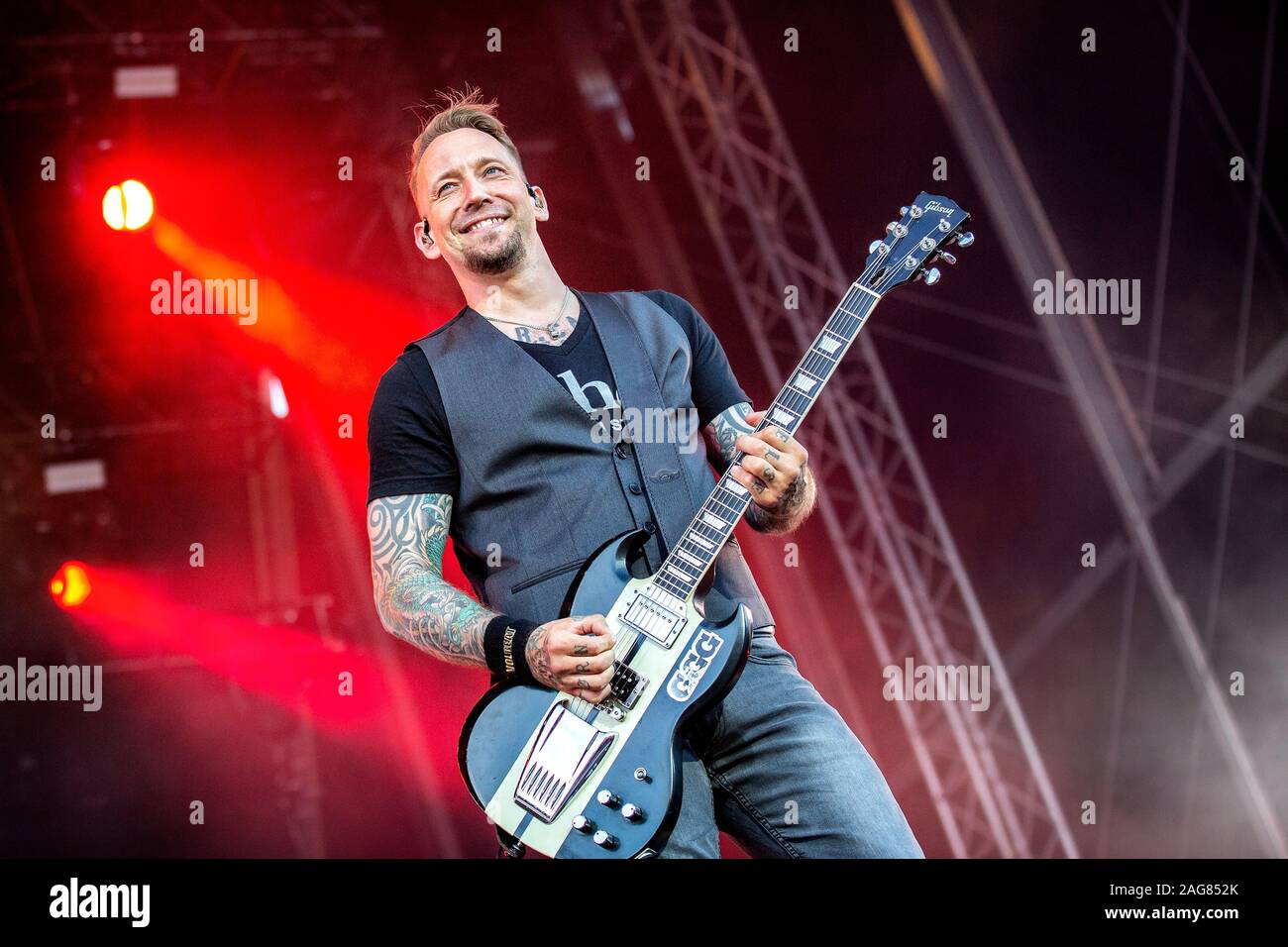 Oslo, Norwegen. Am 28. Juni 2019. Die dänische Hard Rock Band Volbeat führt ein Live Konzert während der norwegischen Musik Festival Tonnen Gestein 2019 in Oslo. Hier Sänger und Gitarrist Michael Poulsen ist live auf der Bühne gesehen. (Foto: Gonzales Foto - Terje Dokken). Stockfoto