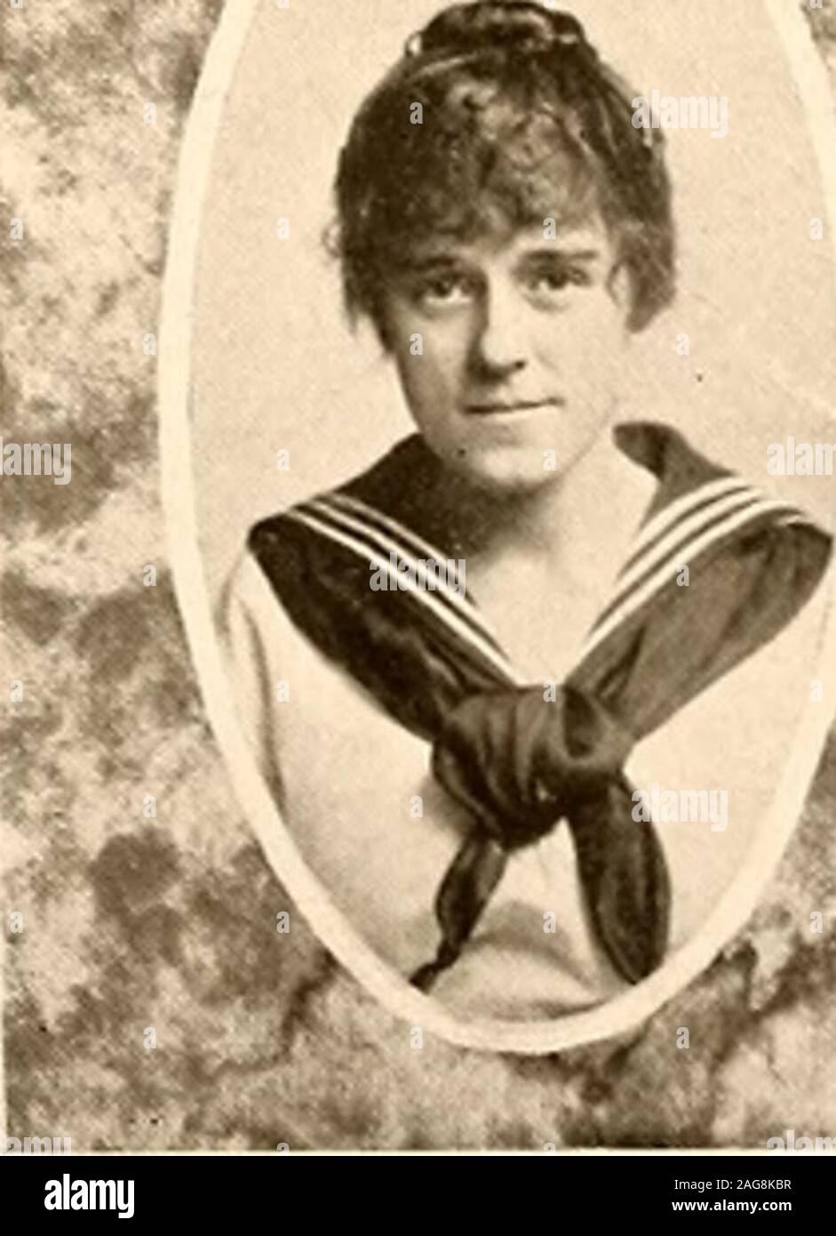 . Ravelings. Seite 68 THOMAS SPICERMonmouth Honk, dieser Mann hat in einigen mysteriösen waygained den Ruf lazv. Butwe kann nicht sehen, wo er ihn erhielt. Er rushesaround die meiste Zeit - nach Martha. Thomas hat einen klaren Kopf für die folgenden Upgrades einer Gutschrift in seiner Klasse. Die nächsten Jahre managerof Oracle. Haben Sie nicht genug zum Schlafen, aber Sie müssen in der Nacht zu schlafen? - Randolph RUTH WILLSONRichmond, Ind Ruthic Wir wünschen unsere Missbilligung thatMiss Willson auszudrücken ist, so bevorzugt bv der Präsi- dent der Studentenschaft. Nun, wir werden - lieve in gerade und der Gleichbehandlung aller. Wird Chuck pl Stockfoto