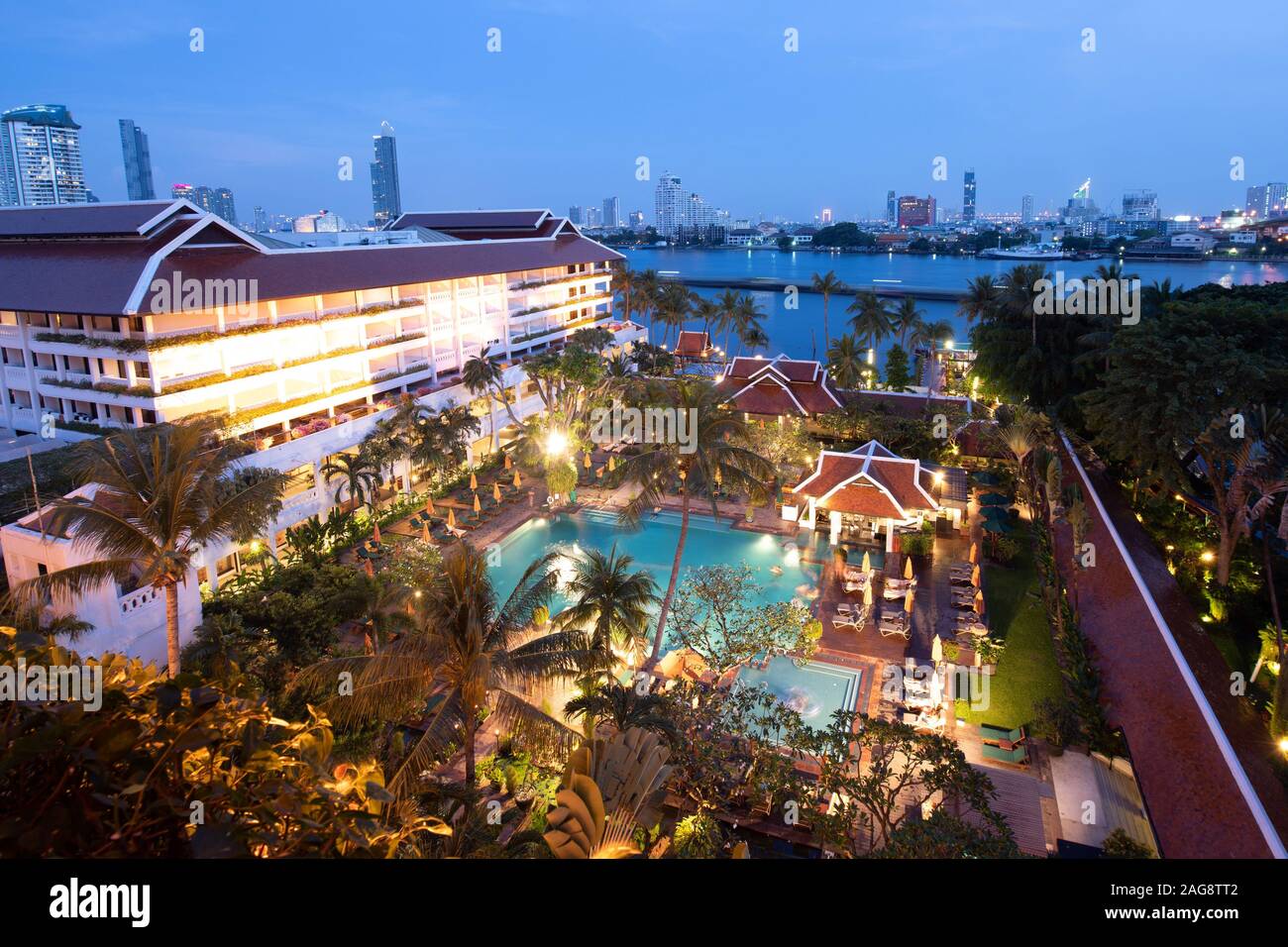 Bangkok, Thailand. 14 Okt, 2019. Die Hotelanlage des Anantara Riverside Bangkok Resort vor Chao Praya. Credit: Sebastian Kahnert/dpa-Zentralbild/dpa/Alamy leben Nachrichten Stockfoto