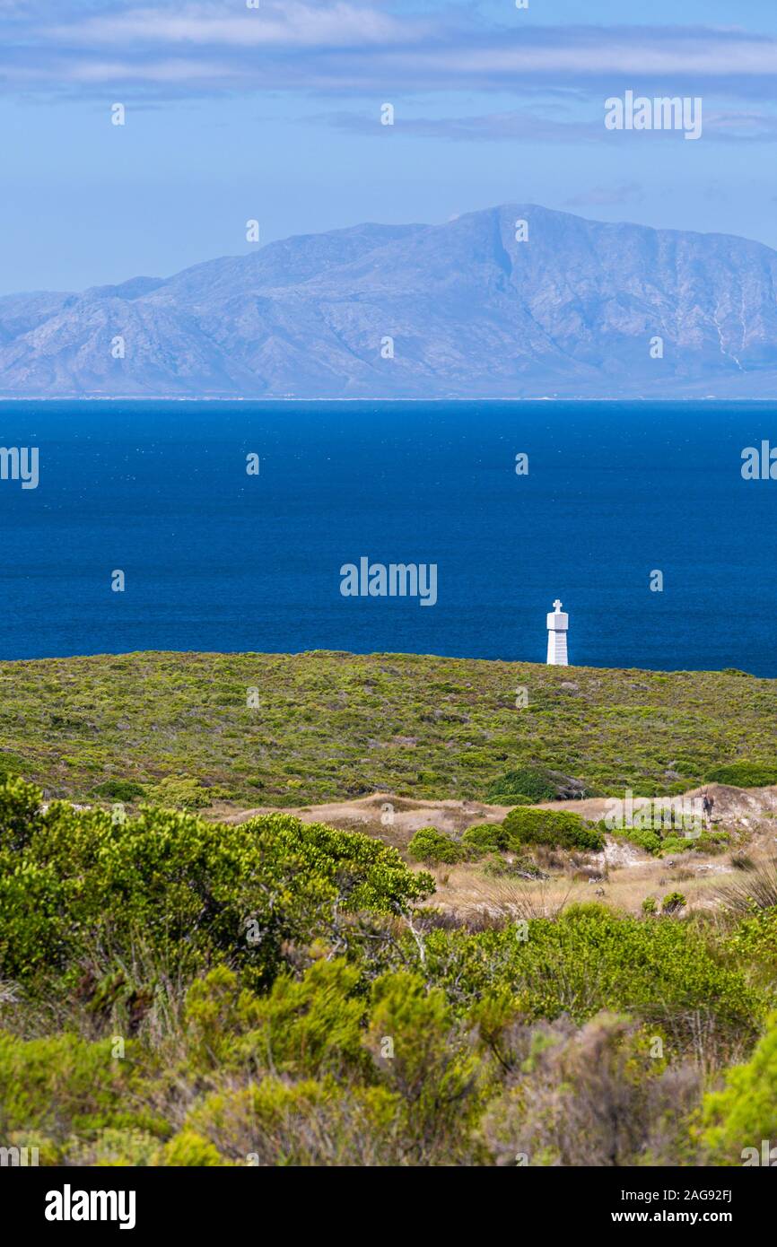 Vertikale Aufnahme einer Felsformation am Meeresufer in Cape of Good Hope, Kapstadt, Südafrika Stockfoto