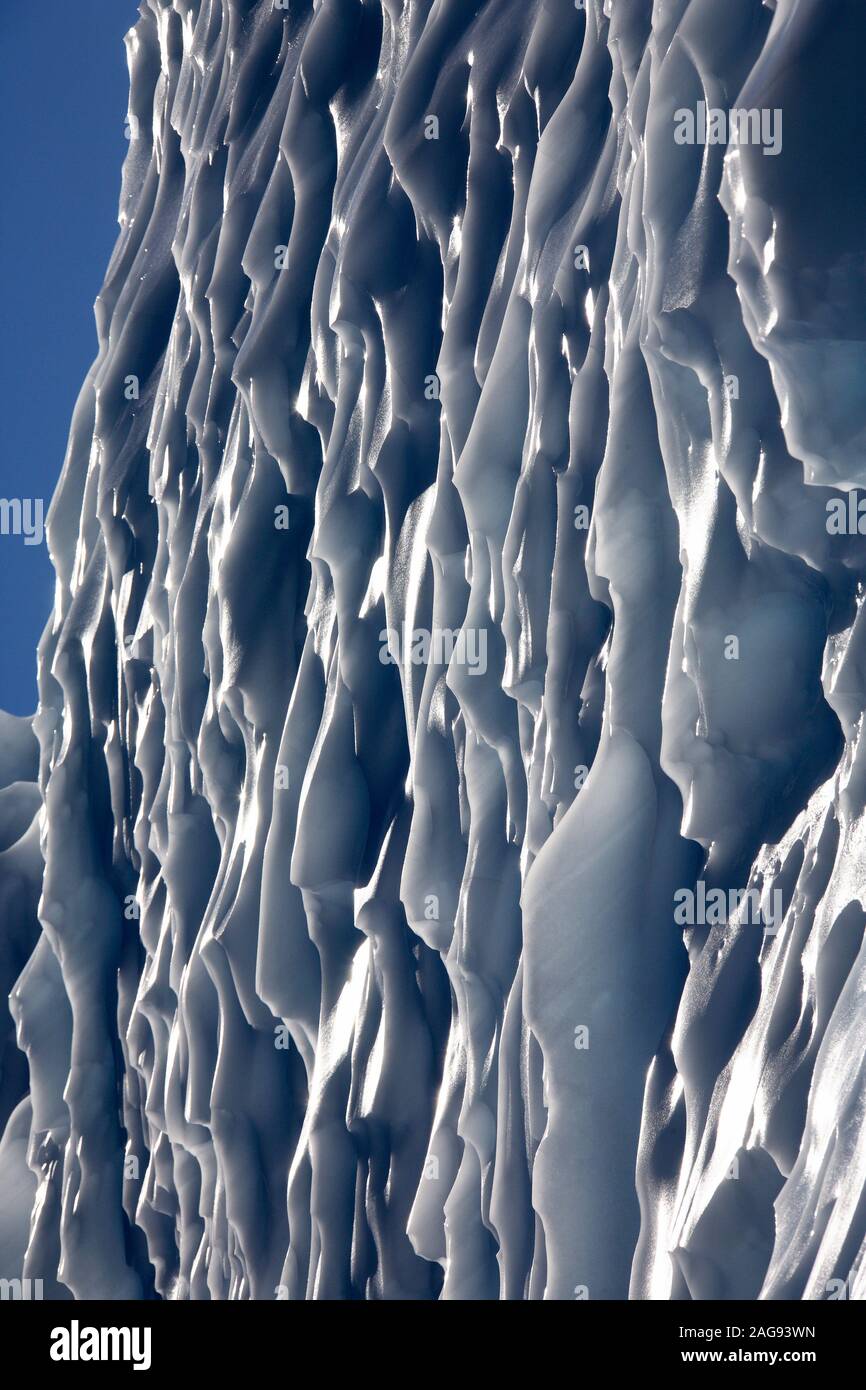 Wand aus Eis an der Brown Bluff auf der Operation Tabarin Halbinsel im Norden der Antarktis. Stockfoto