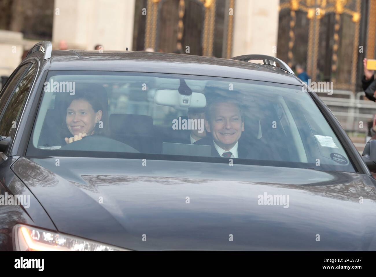 Lady Sarah Chatto und Ehemann Daniel Chatto kommen für die Königin Weihnachtsessen am Buckingham Palace, London. Stockfoto
