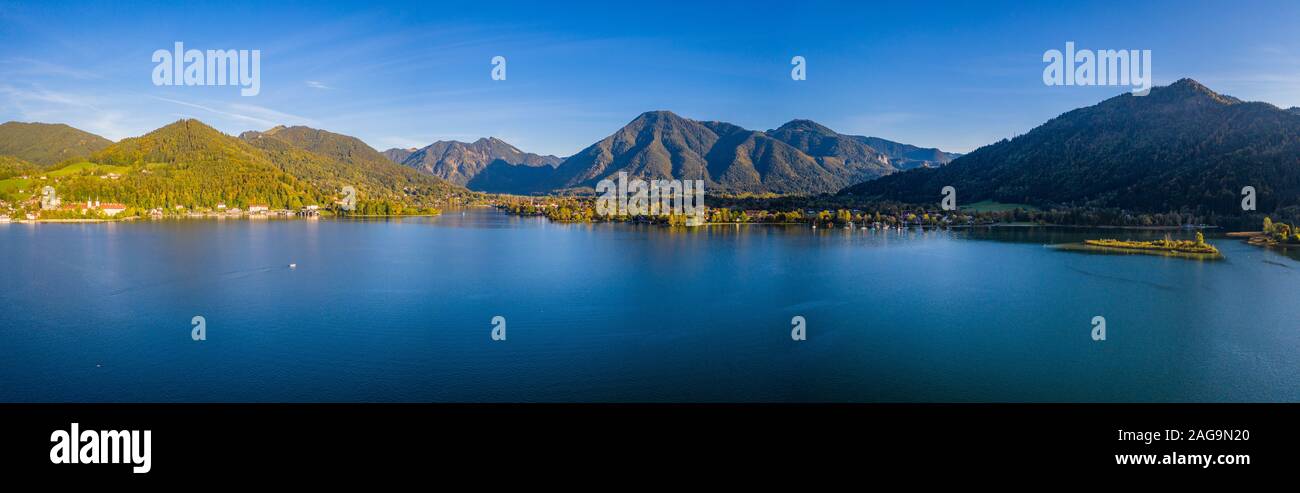 Tegernsee in Bayern. Deutschland. Antenne Panorama. Schöne und berühmte Stelle Stockfoto