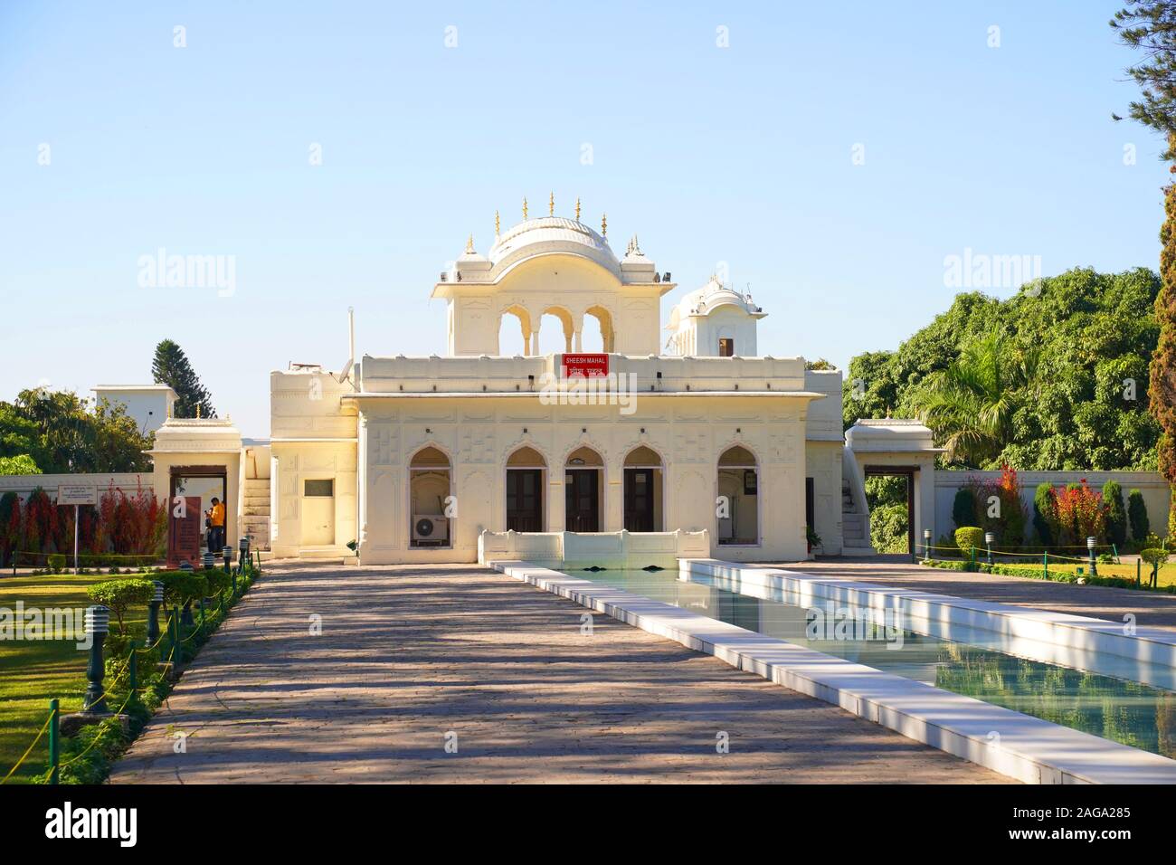 Panchkula, Haryana/Indien - 03. Dezember 2019: Yadavindra Gärten, auch als Pinjore Gärten bekannt Stockfoto