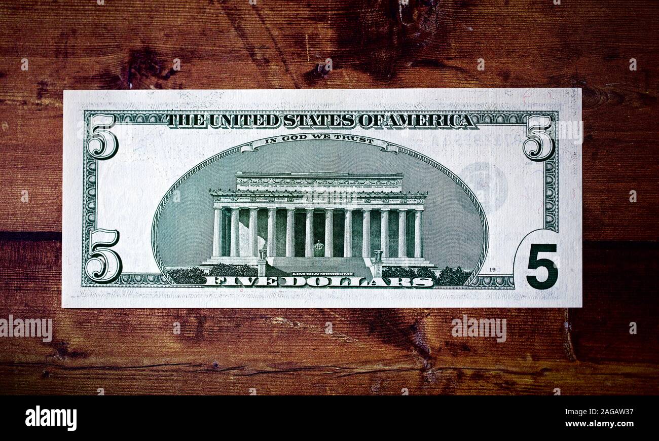 Vereinigten Staaten fünf Dollar Bill verfügt über Lincoln Memorial auf der Rückseite Stockfoto