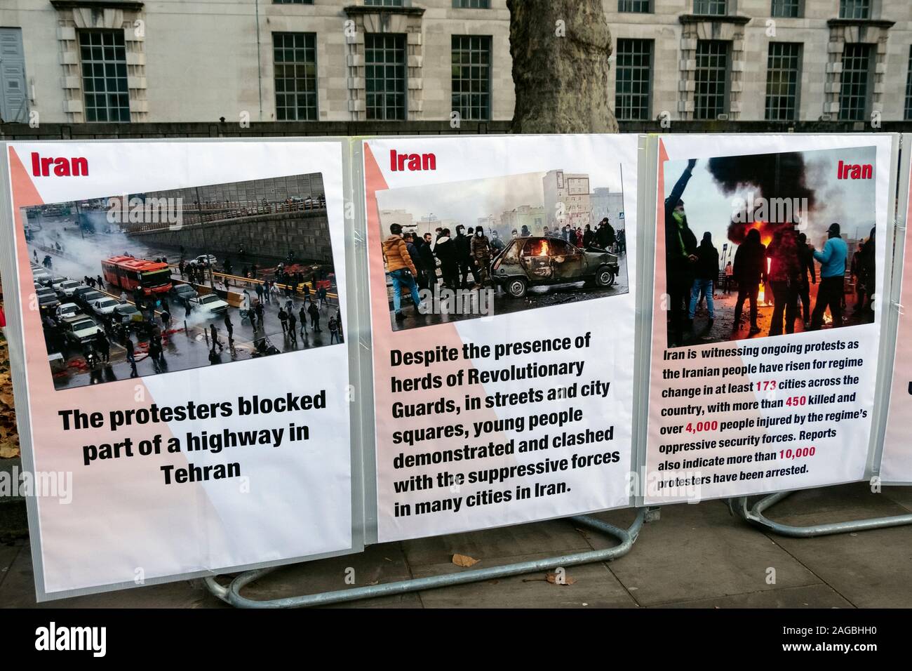 Iraner protestieren in London in der Sympathie mit und unterstützt die Demonstrationen im Iran in der Opposition gegen die Politik der iranischen Regierung und brutale Regime Stockfoto