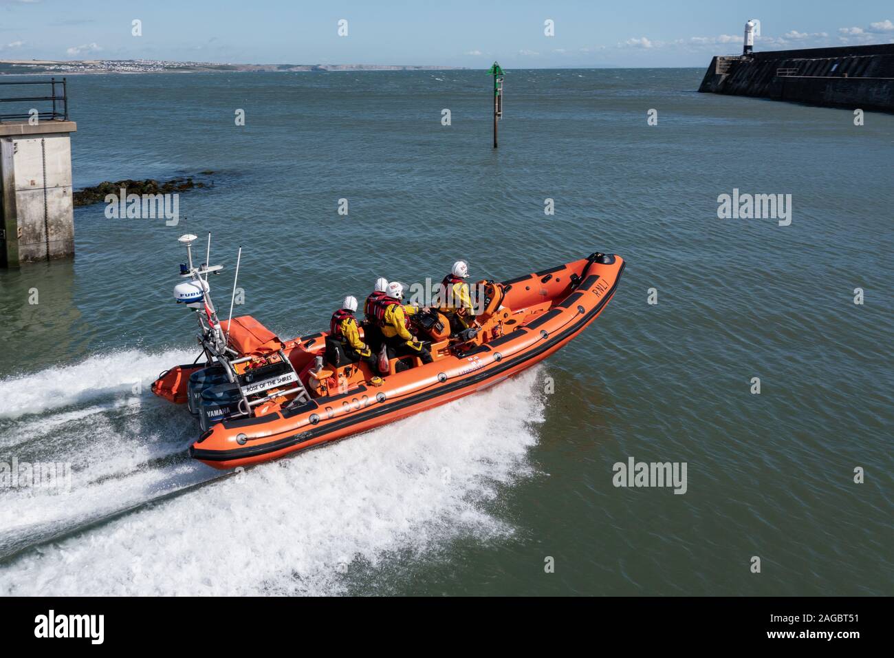 Die RNLI lifeboat' Rose des Shires' aus Porthcawl Hafen im Juli 2019. Eine B-Klasse Atlantic küstennahe Rettungsboot. Stockfoto