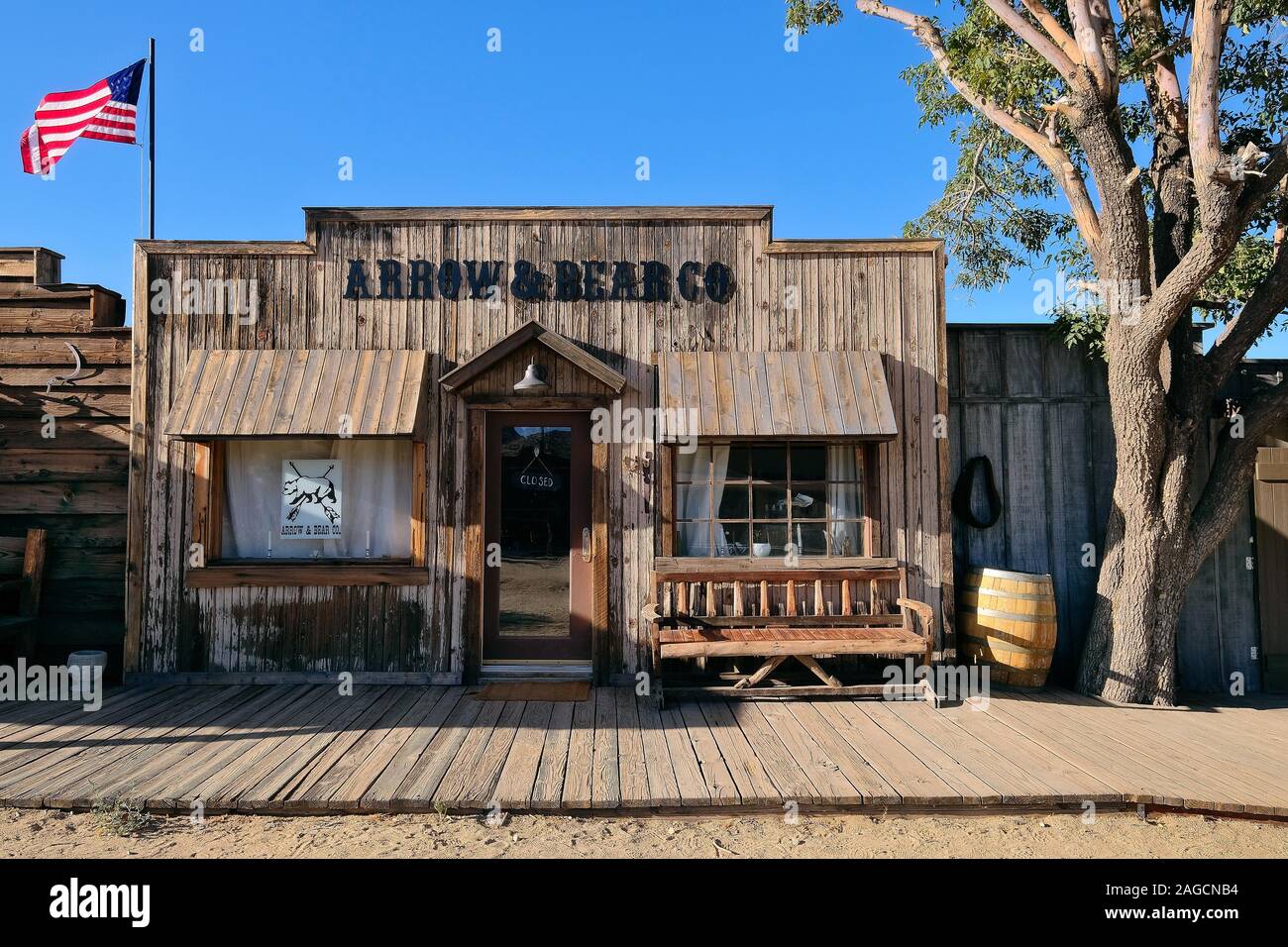 Pub, im westlichen Stil Gebäude, Siedlung Pioneertown, in der Nähe von Yucca Valley, Kalifornien, USA Stockfoto