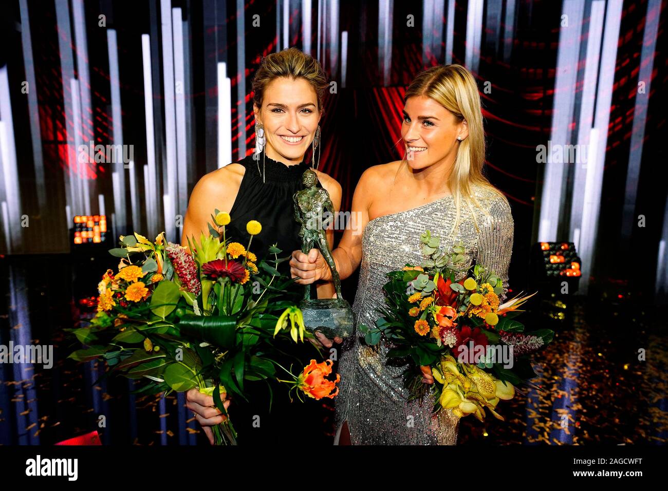 AMSTERDAM, 18-12-2019, AFAS LEBEN, NOC NSF Niederländische Sport Awards. Handball Frauen sind die Sieger der beste Mannschaft des Jahres. Estavana Polman und Angela Malestein Stockfoto