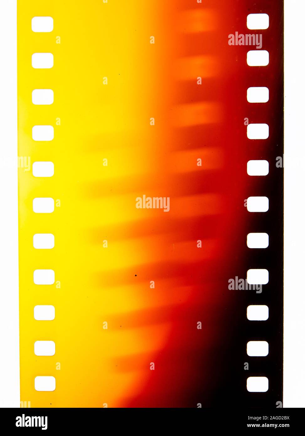 Nahaufnahme von 35-mm-Film gebrannt sunburst Schwanz leader Kino Fotografie Hintergrund Kopie Raum Stockfoto