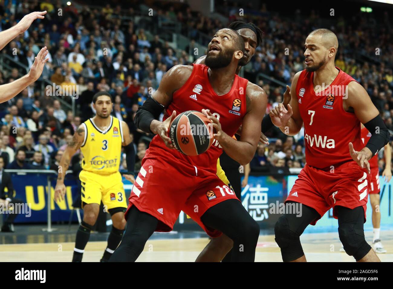 Berlino, Italien. 18 Dez, 2019. #10 greg Monroe während Alba Berlin vs Bayern München, Basketball Euroleague Meisterschaft in Berlino, Italien, 18. Dezember 2019 Quelle: Unabhängige Fotoagentur/Alamy leben Nachrichten Stockfoto