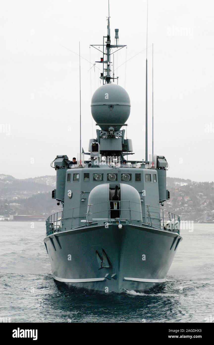 Der Typ 143 ist ein gepard Klasse schnelle Attack missile Craft 73 Hermelin der Deutschen Marine (Deutsche Marine), die im Dienst von 1983 bis 2016 war. Hier in den norwegischen Gewässern gesehen. Stockfoto