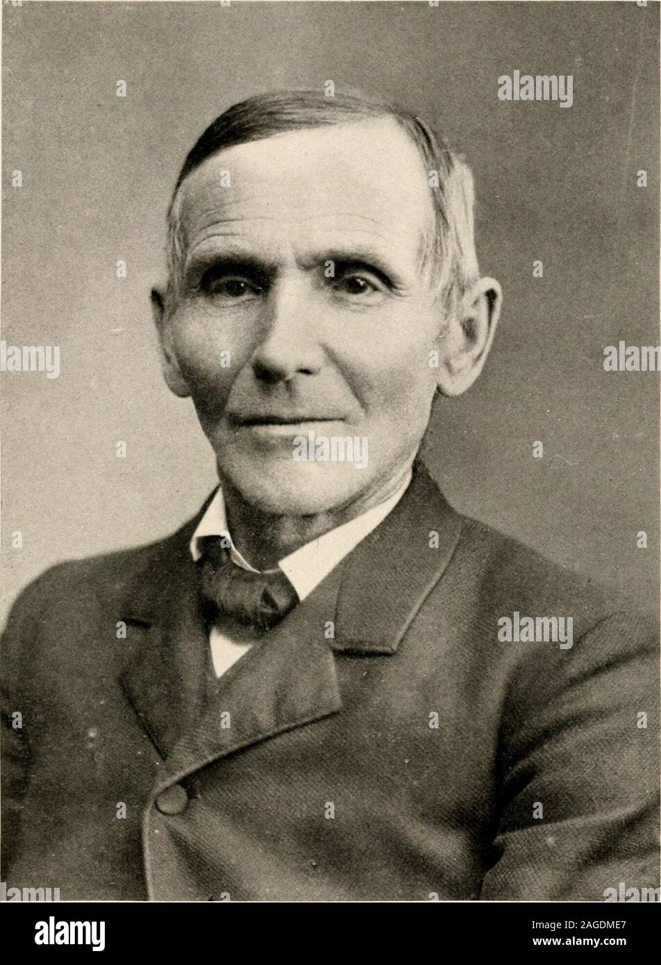 . Geschichte des Cass County Indiana: Von der frühesten Besiedlung bis in die heutige Zeit: Mit biographischen Skizzen und Referenz zu den Biografien vorher zusammengestellt. ecessary zu wissenschaftlichen Behandlung von hisland, und als Ergebnis ist bekannt als eines der Townships vor allem agri-Culturists. Zusätzlich zu seinen Cass County property Er ist der Eigentümer ofvaluable Holdings im Bundesstaat Texas. Am 30. August 1892, Herr Pierson war zu verpassen Effle E. Mar-Tin, Tochter von John T. und Caroline (Martin) Martin verheiratet, und thisunion Es hat einen Sohn: Donald M. Herr Piersons fraternalconnection ist mit t geboren. Stockfoto