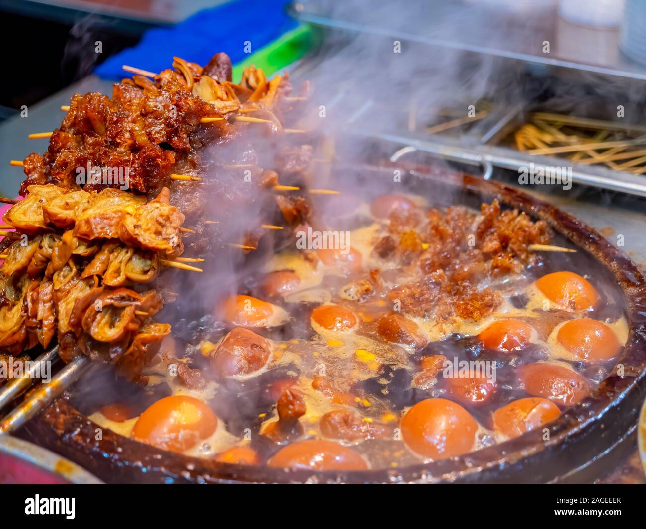 Nahaufnahme der traditionellen Schweinshaxen und Ingwer Eintopf am Macau, China Stockfoto