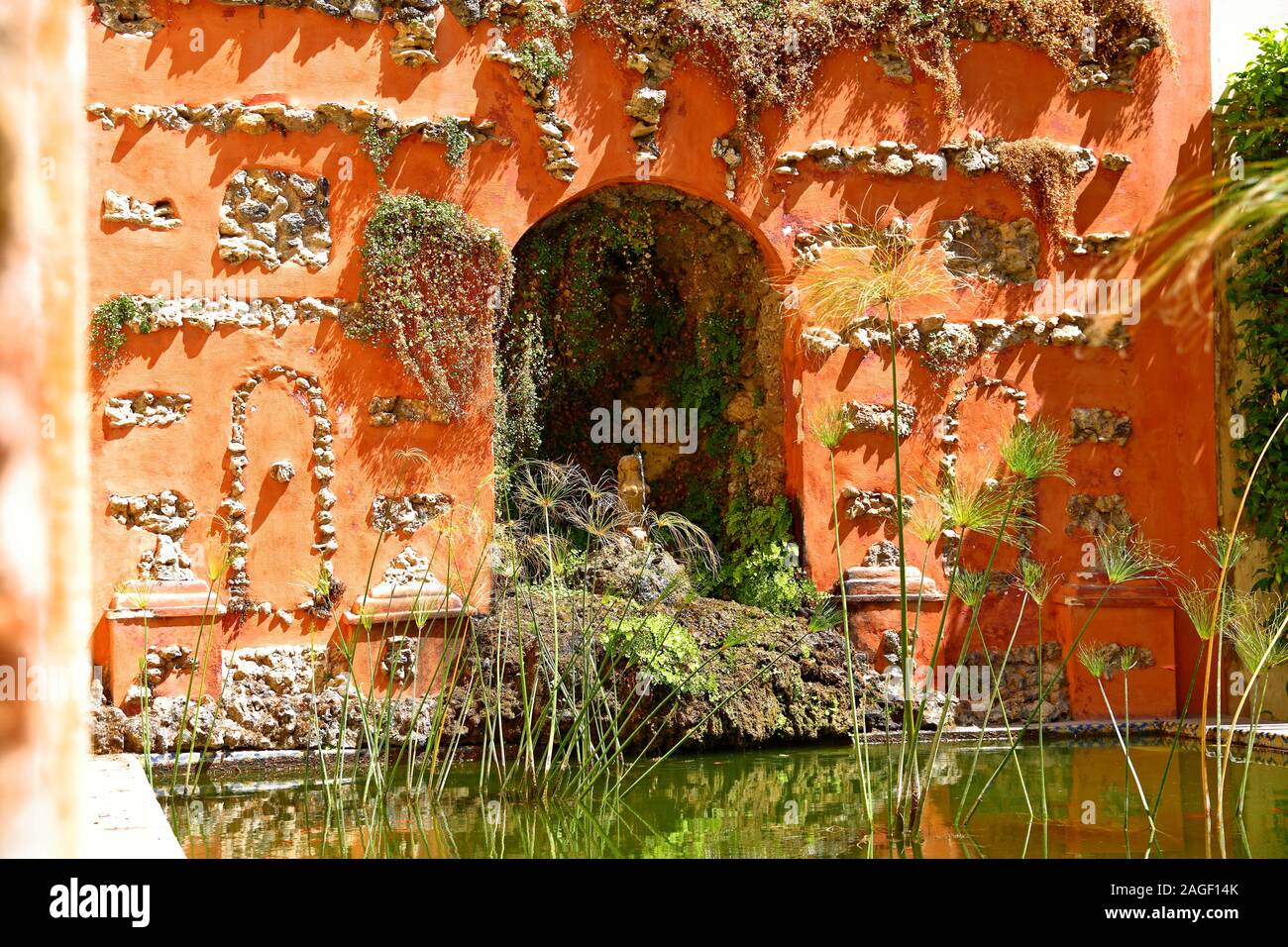 Die Real Alcazar von Sevilla Spanien, eines der ältesten verwendet Paläste der Welt, vom Ende des 11. Jahrhunderts bis zur Gegenwart, Stockfoto