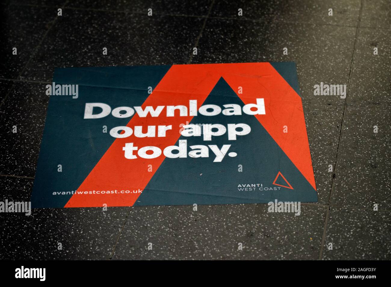 Werbung Aufkleber Avanti Westküste Am Piccadilly Bahnhof Manchester England 2019 Stockfoto