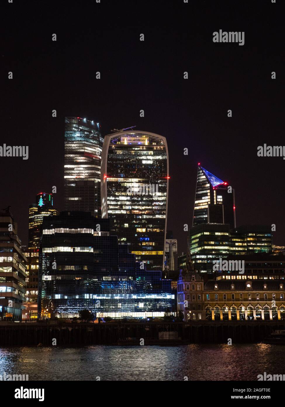 Stadt London, Nachts, an der Themse, Skyline von London, England, UK, GB. Stockfoto