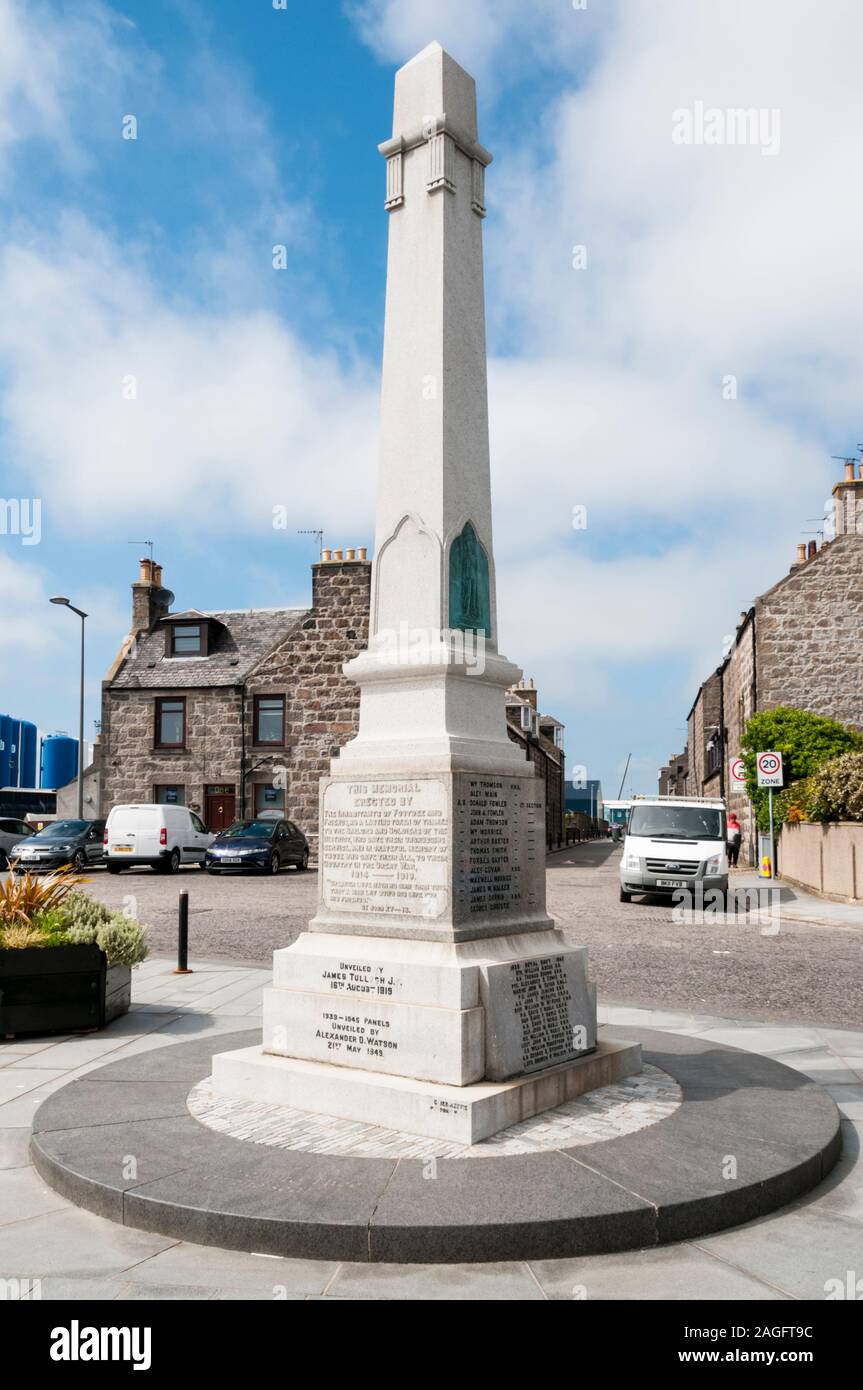 Kriegerdenkmal in Footdee oder Fittie, einem alten Fischerdorf am östlichen Ende der Hafen Aberdeen, heute Teil der Stadt und ein Naturschutzgebiet. Stockfoto