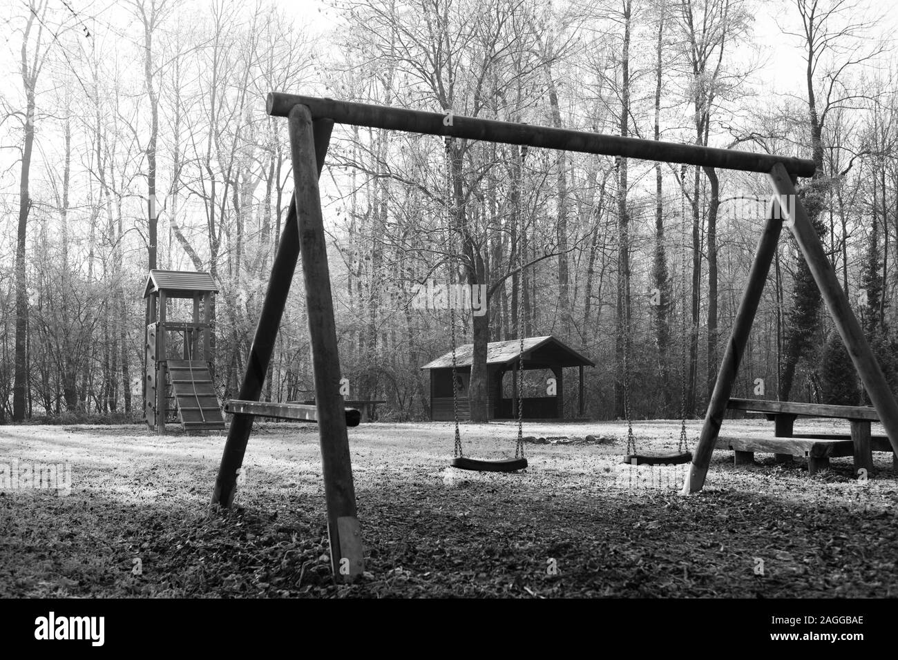 Schwarz-Weiß-Bild des Spielplatzes Stockfoto