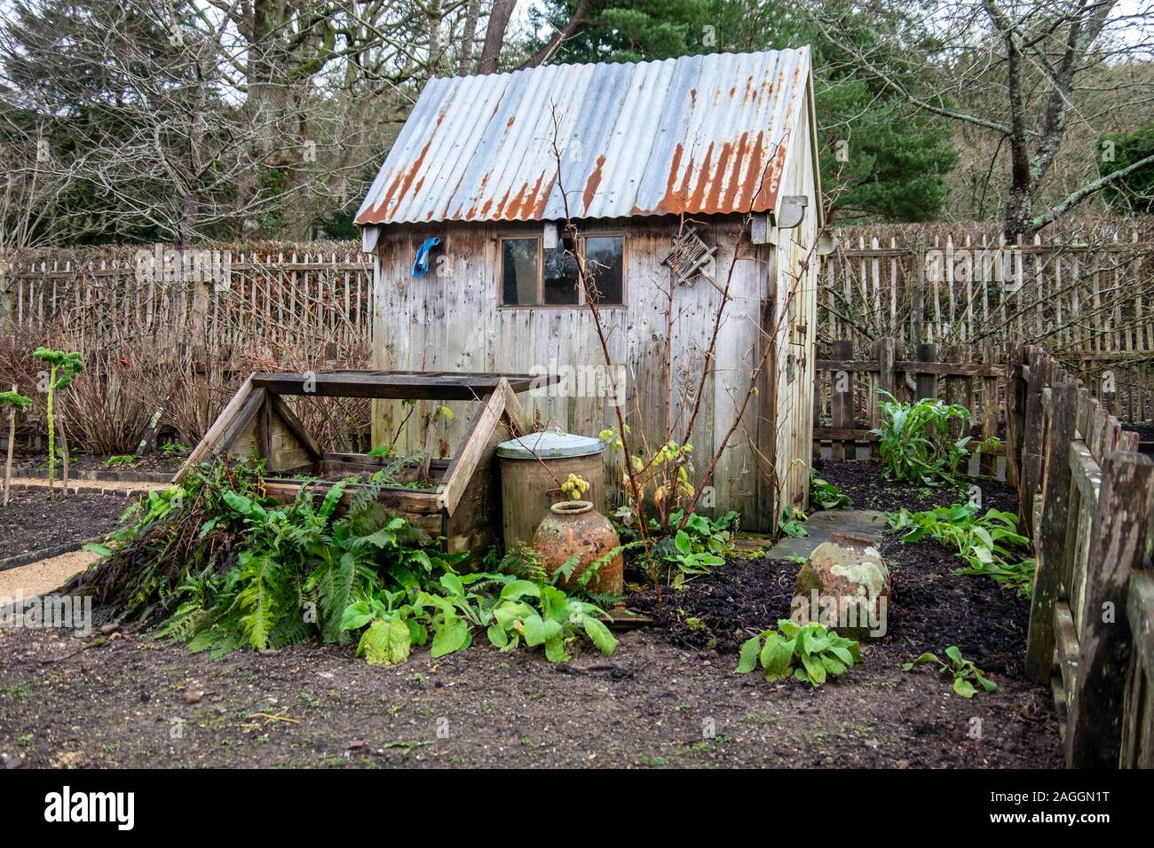Rustikales altes gartenhaus Fotos und Bildmaterial in hoher Auflösung