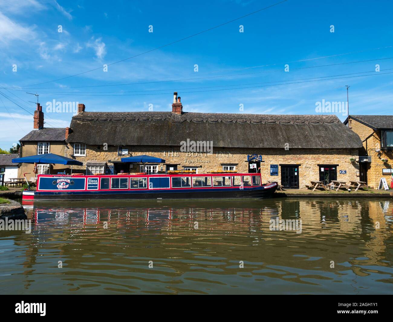 Die Yacht Inn, Stoke Bruerne, dem Grand Union Canal, Northamptonshire, England, UK. Stockfoto