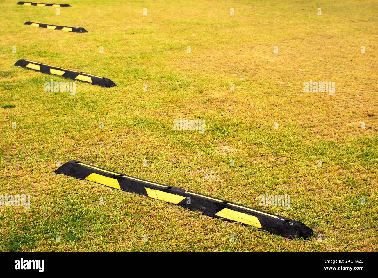Umweltfreundliche Parkplatz Des Konkreten Zellen Und Rasen Gras Moderne Parkplatz Aus Beton Rasen Gras Stockfotografie Alamy