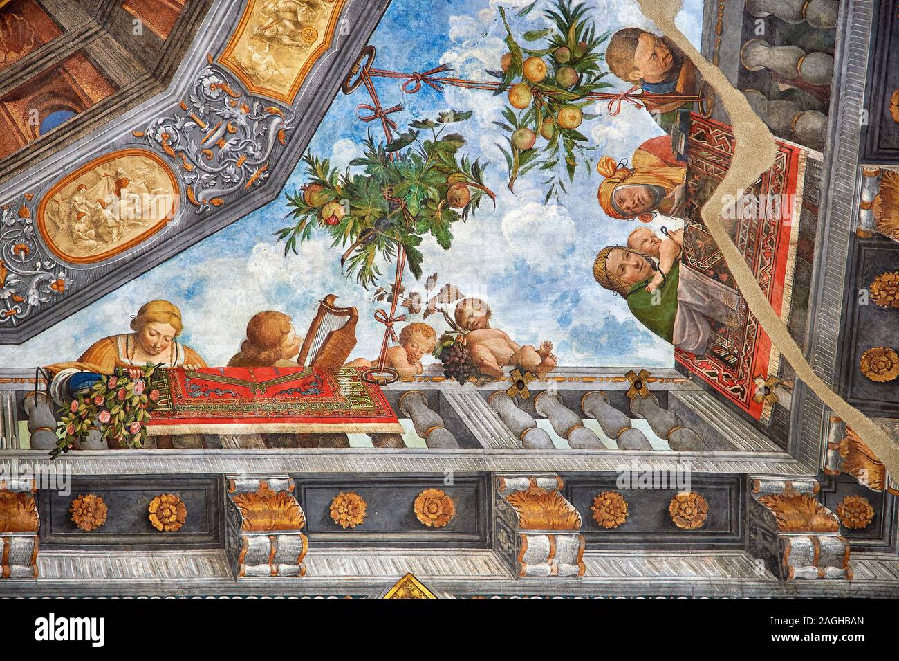 Renaissance trompe-l'oeil-Decke Fresken, die Schatzkammer der Renaissance Malerei, Palazzo Costabili, Archäologisches Museum, Ferrara Stockfoto