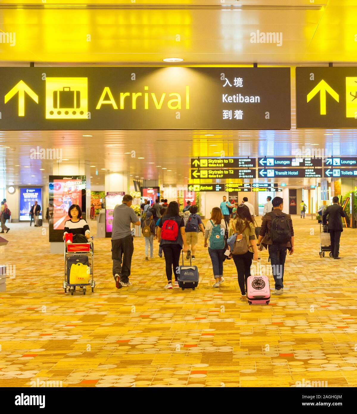 Singapur - Januar 13, 2017: Die Menschen am Changi International Airport Terminal in Singapur. Changi - größten Flughafen der Welt. Stockfoto