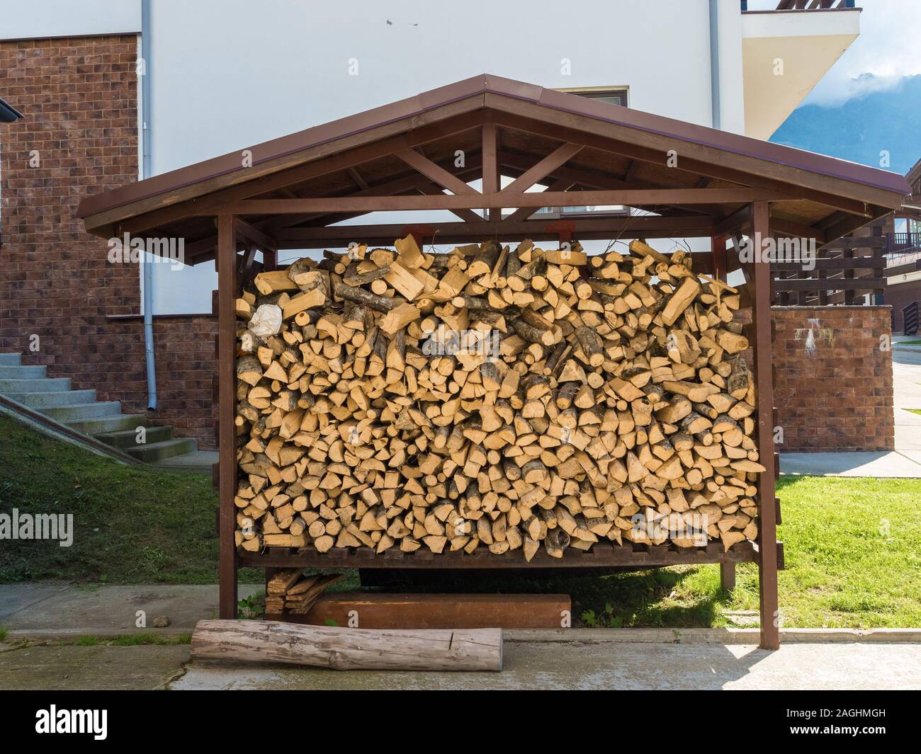 Brennholz Lagern Stockfotos Und Bilder Kaufen Alamy