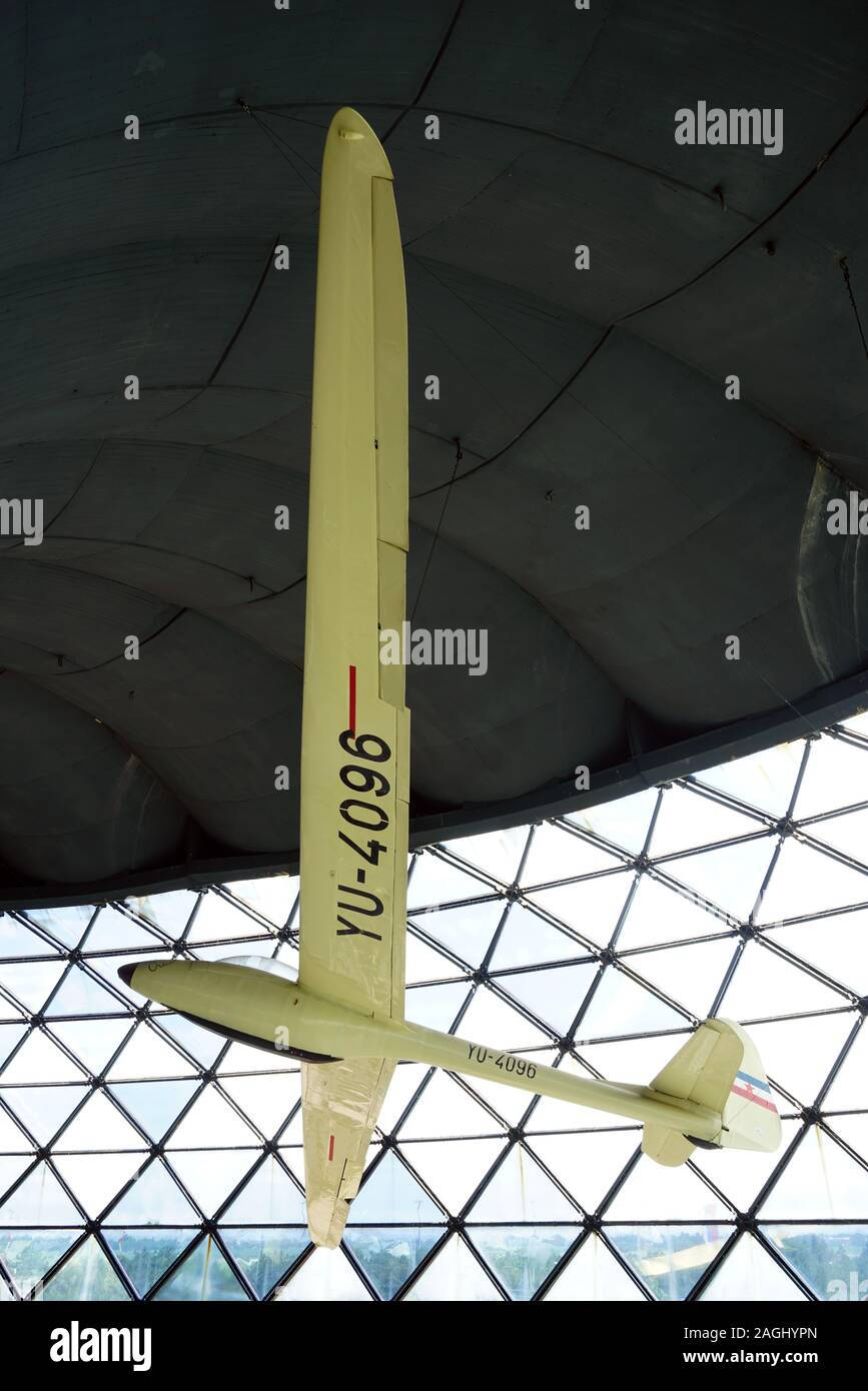 Belgrad, SERBIEN-19 Jun 2019 - Blick auf das Wahrzeichen Aeronautical Museum Belgrad (Ehemaligen jugoslawischen Luftfahrttechnischen Museum) Neben der Belgrader Ni entfernt Stockfoto