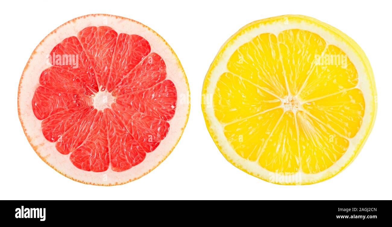 Zwei Scheiben orange und Grapefruit auf weißem Hintergrund. Stockfoto