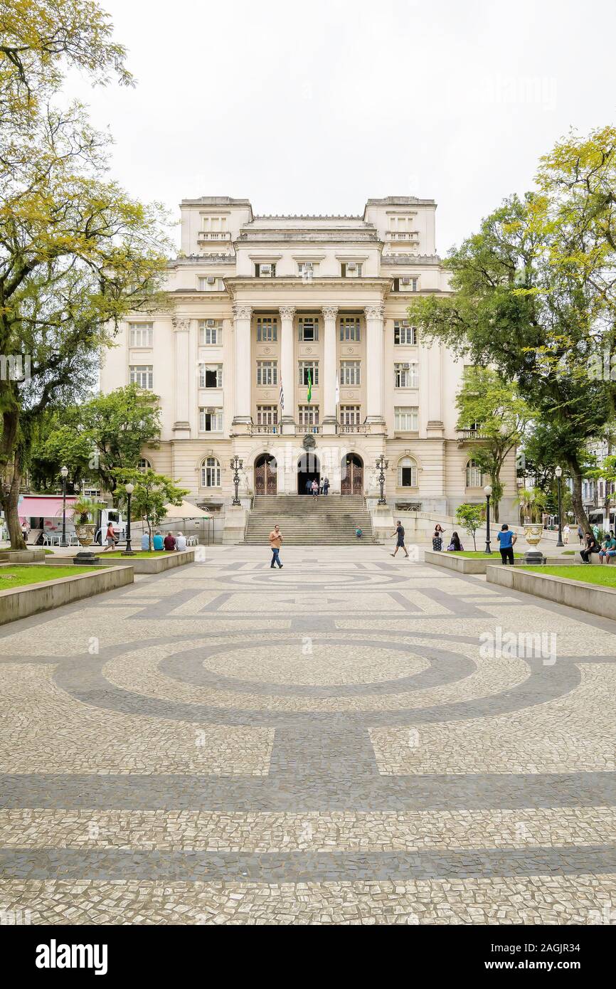 Santos - SP, Brasilien - 18. November 2019: Präfektur von Santos in Maua Square, dem historischen Zentrum der Stadt. Städtische Rathaus. Stockfoto