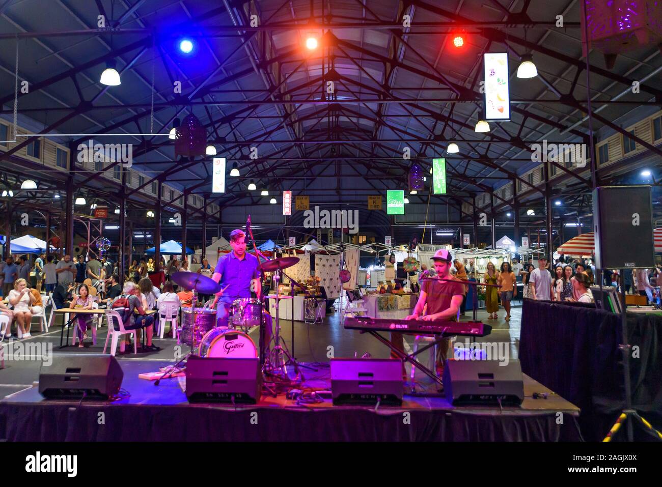 Live-musik im Queen Victoria Nacht Markt für Sommer in Melbourne, Australien Stockfoto