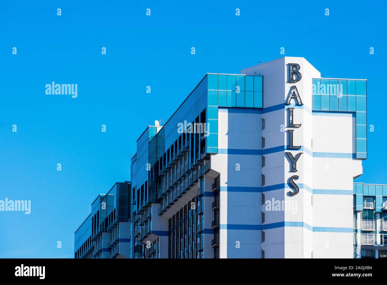 Bally's Sign auf Hotel, Casino, Unterhaltung und Shopping Promenade auf dem Las Vegas Strip in Las Vegas, Nevada, USA - Dezember, 2019 Stockfoto