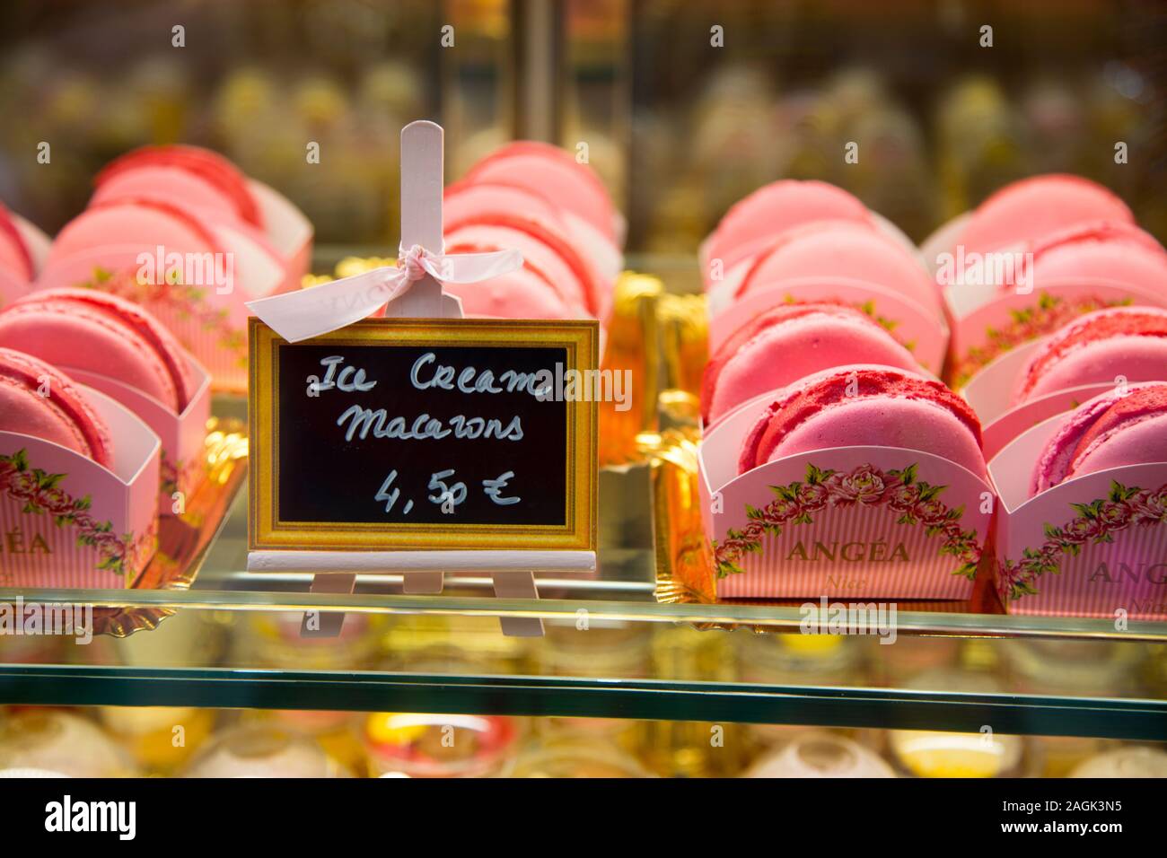 Erdbeereis macarons in Nizza Frankreich Stockfoto