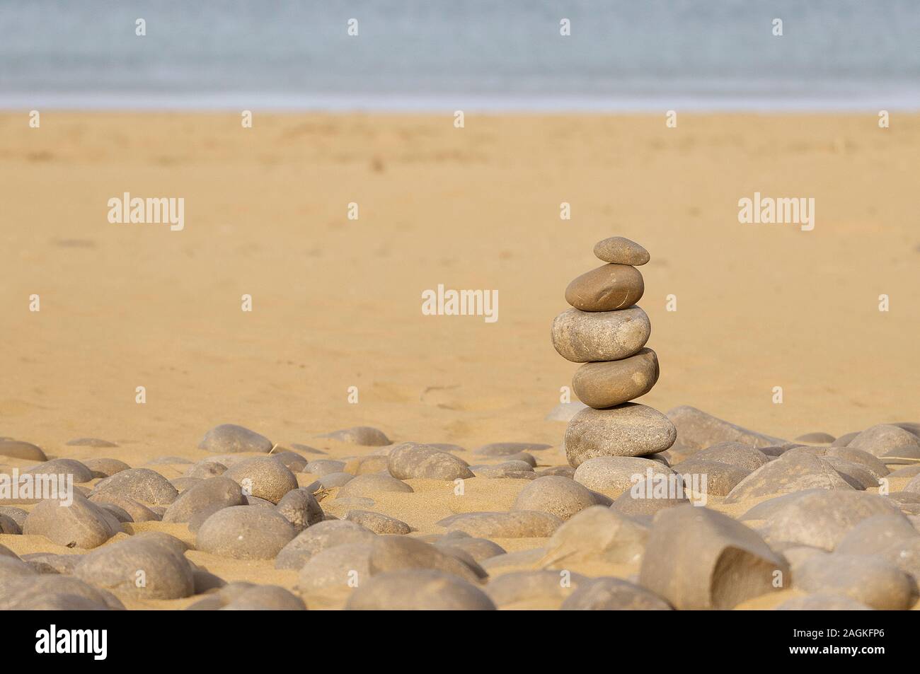 Cairn auf Red Point North Beach, Scottish Highlands Stockfoto