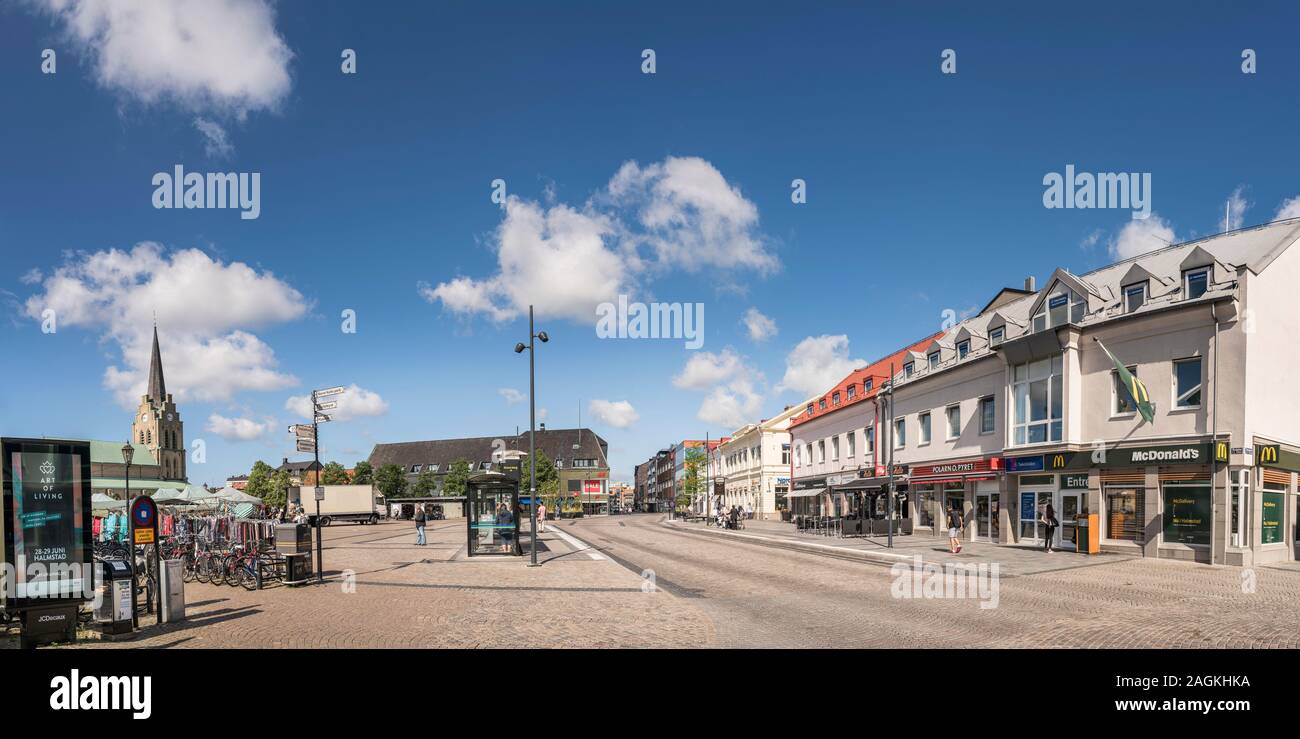 Anzeigen von Stora Torg Platz, Halmstad, Halland, Schweden, Skandinavien. Stockfoto